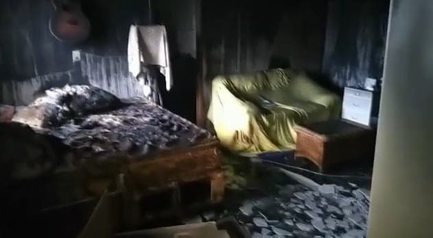 Vídeo: homem incendeia casa de ex-esposa no Mauazinho