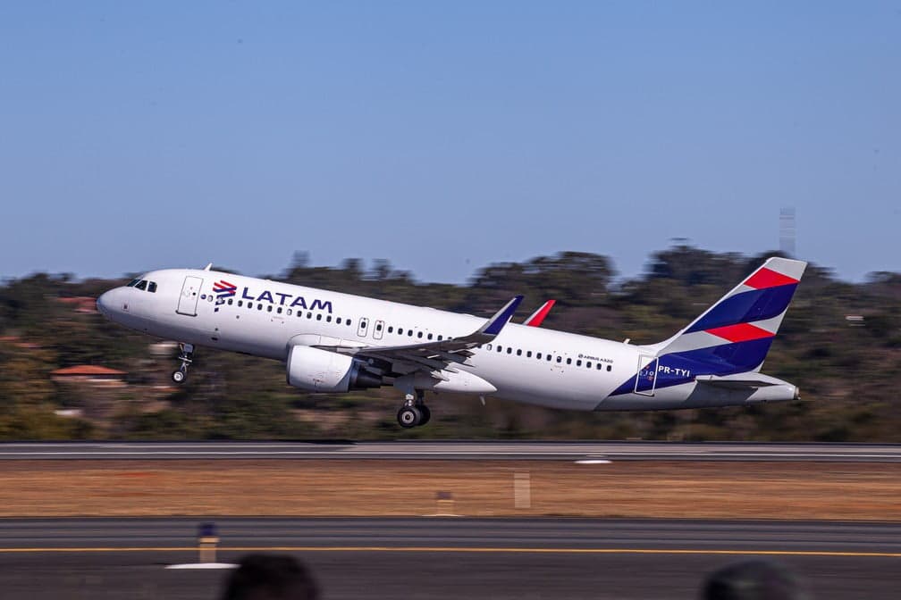 Latam cancela voos para Manaus e outras cidades após aumento nos casos de Covid-19 e influenza