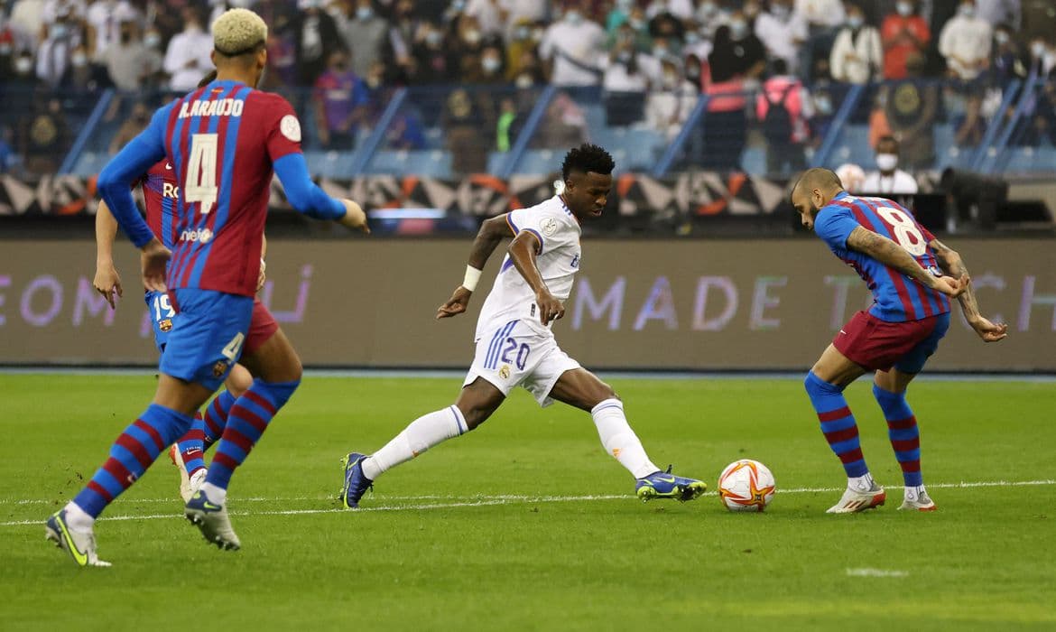 Supercopa da Espanha: Real Madrid vence o Barcelona na prorrogação e vai à final