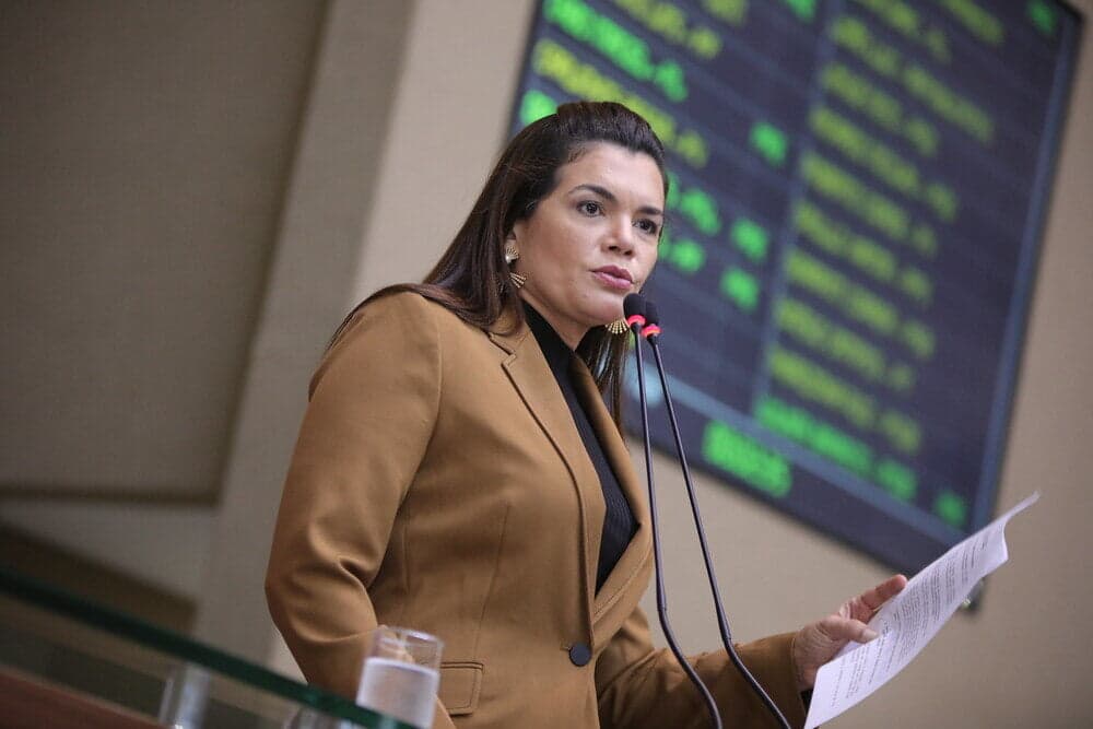 EXCLUSIVO: Alessandra Campelo pode compor chapa com Roberto Cidade na disputa pela Prefeitura de Manaus