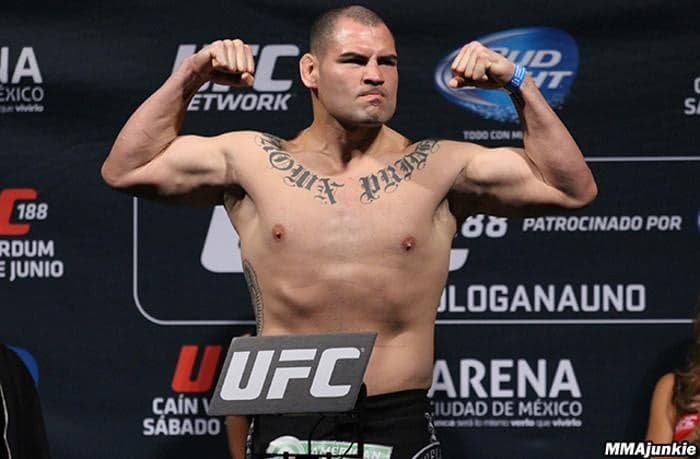 Cain Velásquez foi preso após atirar contra homem acusado de molestar familiar do ex-UFC; entenda o caso