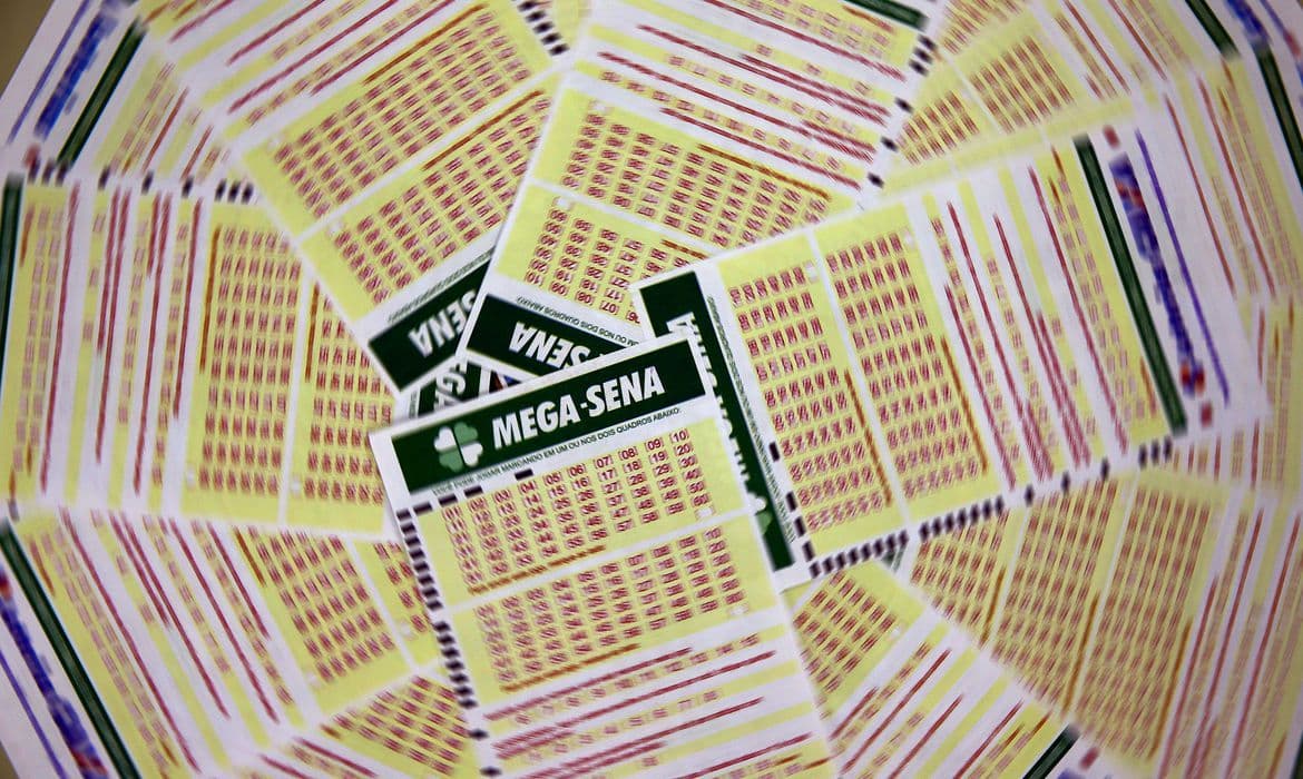 Mega-Sena acumula e sorteia prêmio de R$ 90 milhões neste sábado