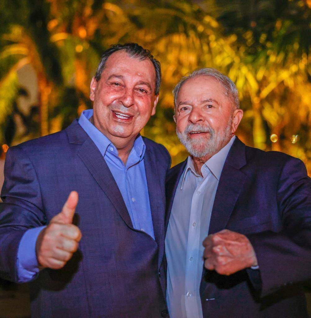 &#8220;Uma frente ampla está se formando&#8221;, anuncia Omar após jantar com Lula
