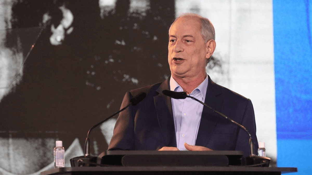 Ciro Gomes xinga dono do Coco Bambu e bolsonaristas respondem