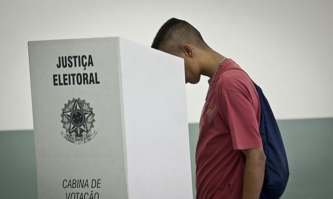 TSE registra recorde de novos eleitores com idade entre 16 e 18 anos