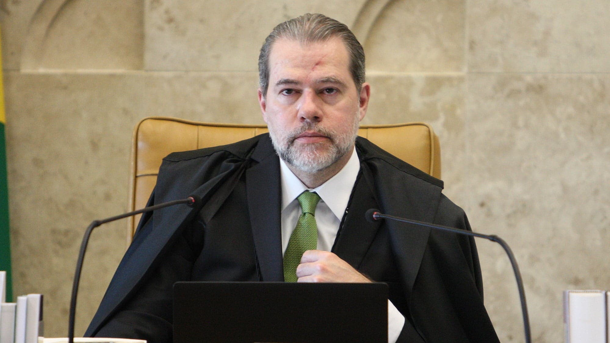 STF dá 10 dias para a Câmara explicar aprovação da PEC da Blindagem