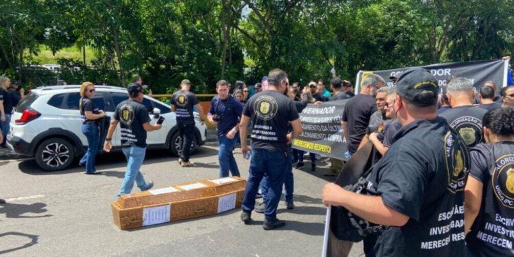 TJAM determina suspensão de greve de policiais civis