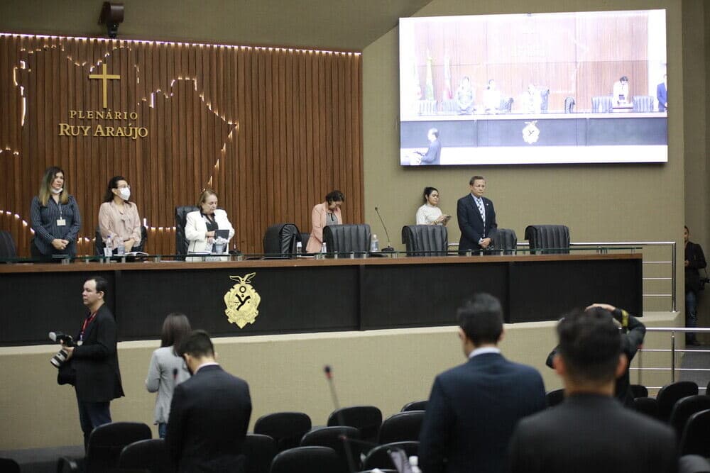 Deputados cobram participação dos colegas em sessões da Aleam