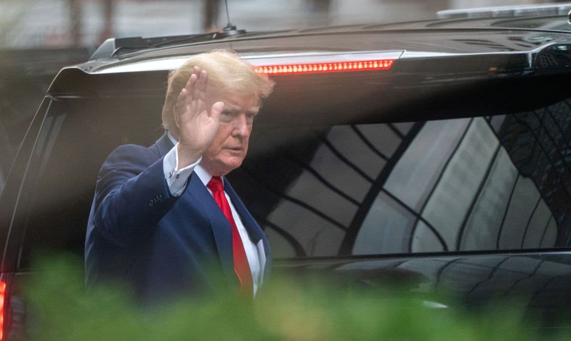 Donald Trump fica calado diante de procuradora da Nova York