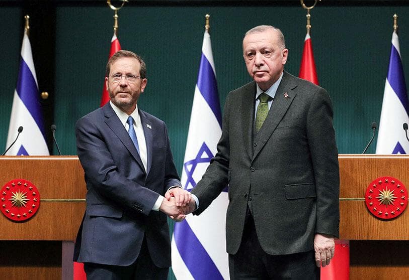 Israel e Turquia retomam relações diplomáticas