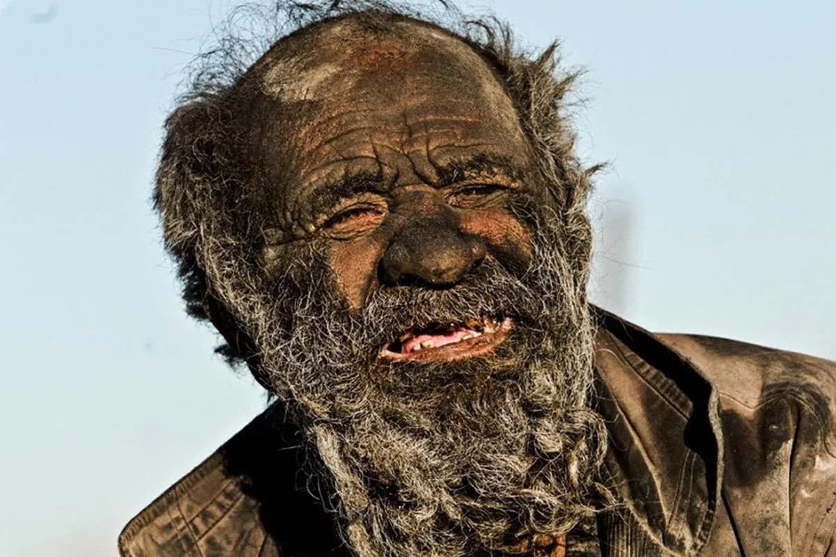 &#8220;Homem mais sujo do mundo&#8221; morre aos 94 anos no Irã