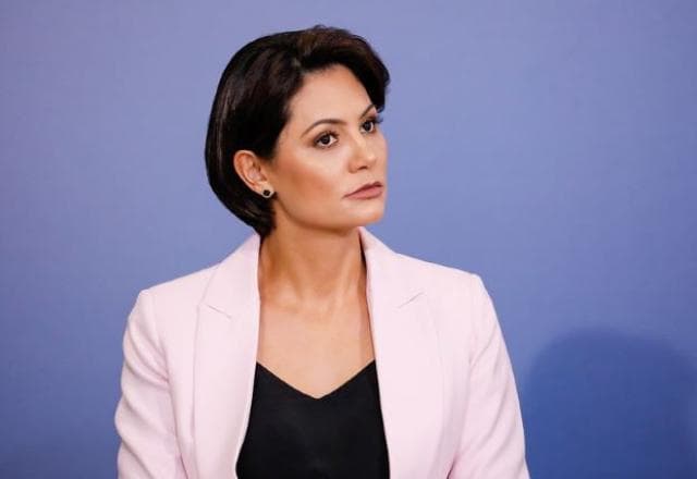 Michelle Bolsonaro se pronuncia sobre polêmica do Instagram