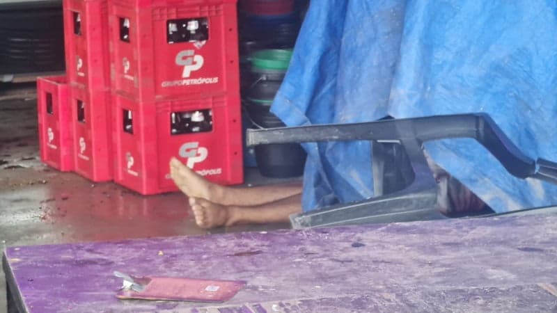 Funcionário de bar é executado e dois são baleados na zona Leste
