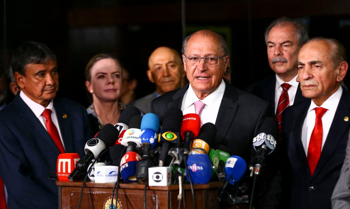 Bolsonaro promete a Alckmin &#8216;transição tranquila&#8217;