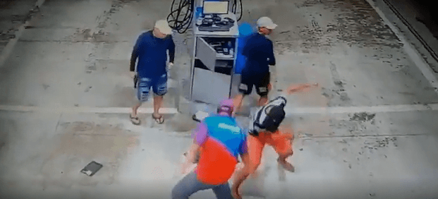 Trio tenta esfaquear frentista e ameaça cachorro durante assalto