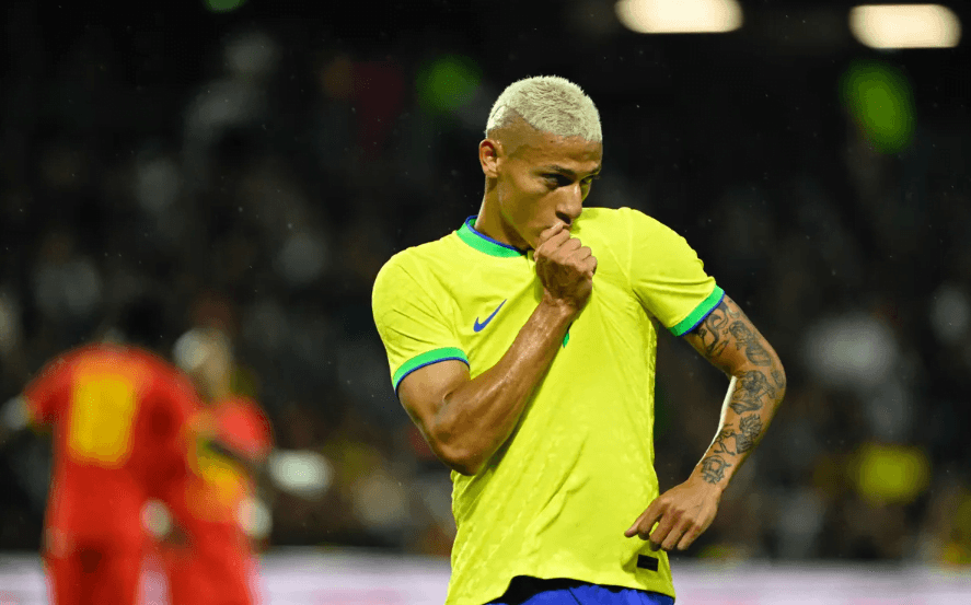 Pombo sem asa, as histórias e as faces do craque Richarlison