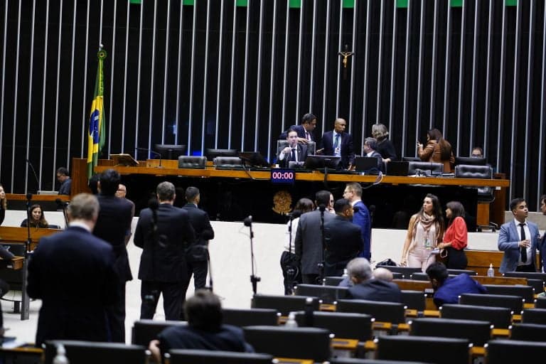 Aprovado novo salário do presidente, ministros e parlamentares