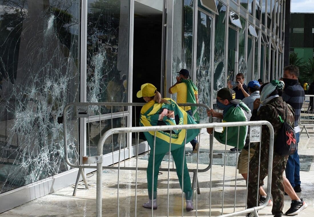 8 de janeiro: Moraes liberta mais presos e amazonense chega em Manaus