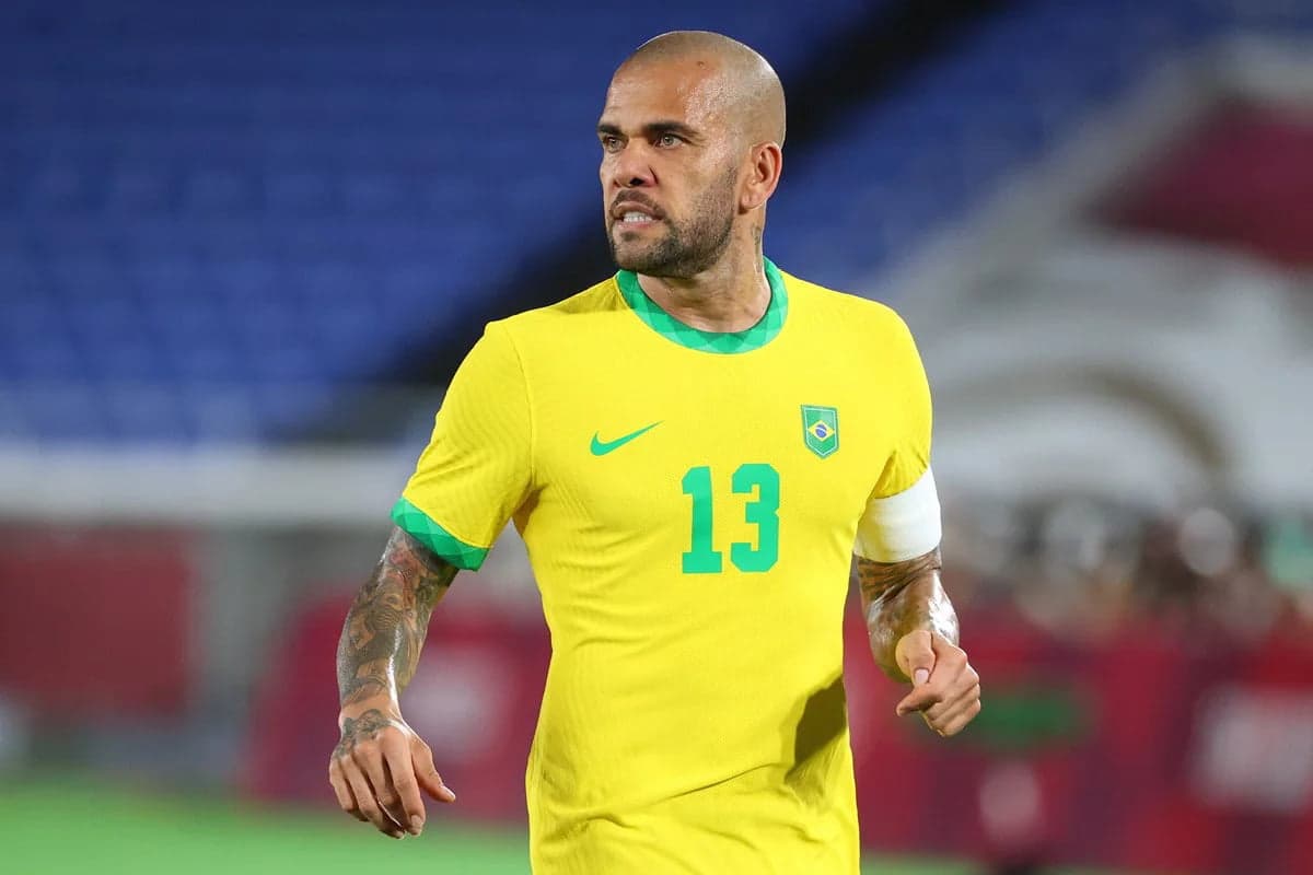 Daniel Alves é transferido de presídio na Espanha por segurança