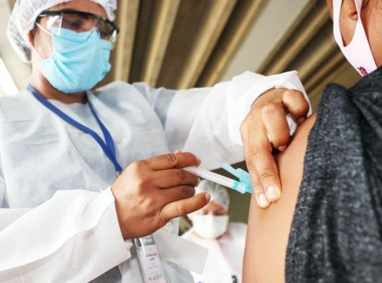 Nova vacina contra variante XBB da Covid-19 chega à população em 15 dias