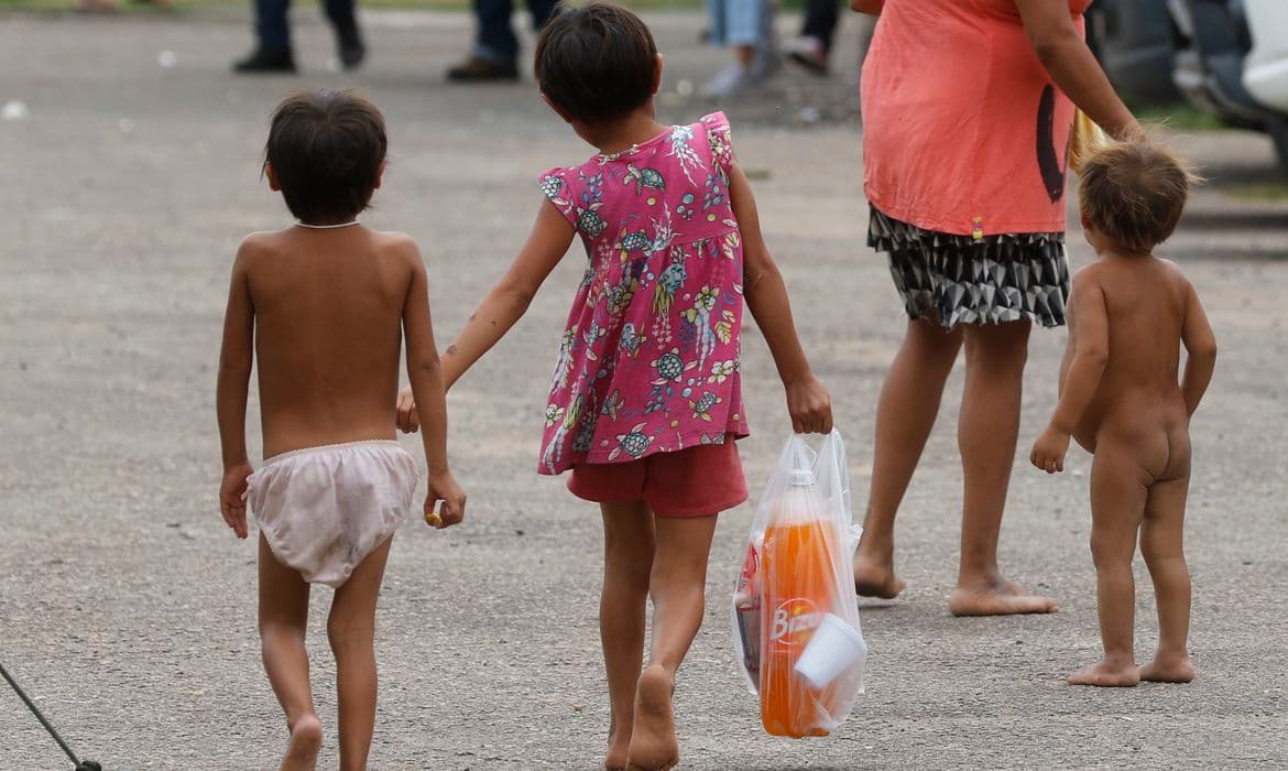 Yanomamis recebem alta e retornam para terra indígena
