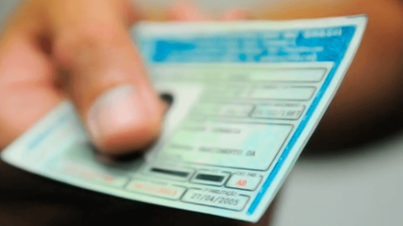 Endividados podem ser barrados em concursos e ter CNH apreendida