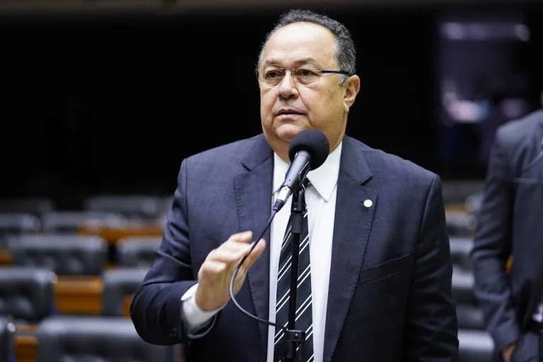 TSE nega recurso e mantém mandato de Silas Câmara; deputado diz que a &#8220;justiça foi feita&#8221;