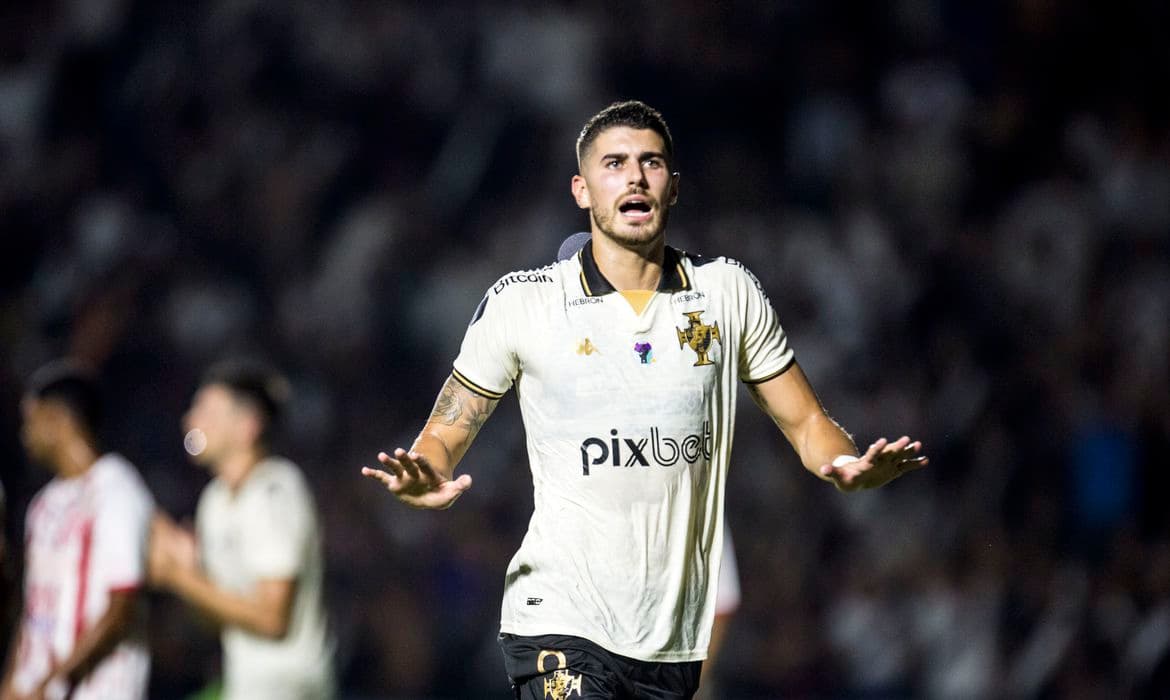 Vasco vence o Bangu e semifinais do carioca são definidas