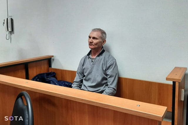 Pai condenado na Rússia por filha fazer desenho com críticas à guerra  na Ucrânia