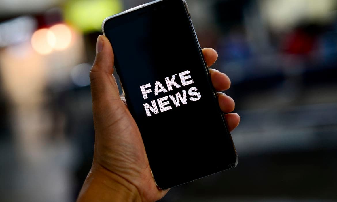 Câmara deve votar urgência do PL das fake news nesta semana