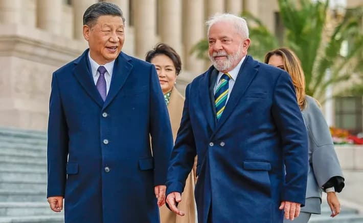 Visita à China não afeta relação do Brasil com EUA, diz Padilha