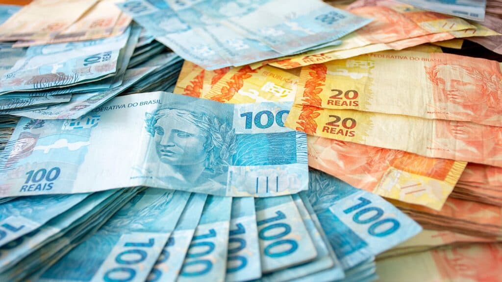 Arrecadação Federal Passa de R$ 2 Trilhões Até Agosto