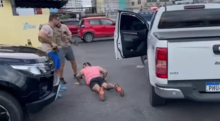 Vídeo: Marido de delegada é preso por suspeita de praticar estelionato em Coari