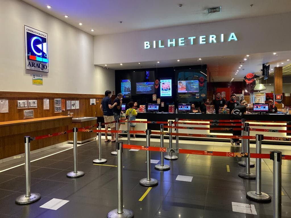 Dia do Orgulho Autista é celebrado com sessão adaptada de cinema em Manaus