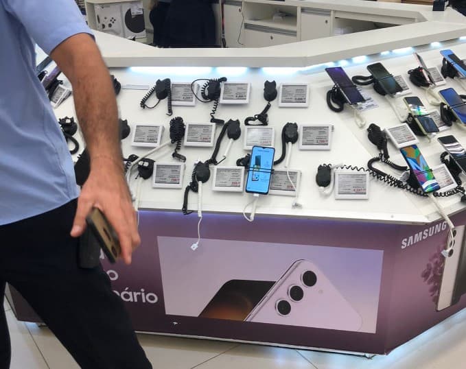 Suspeitos de asssalto a loja de Shopping de Manaus são presos