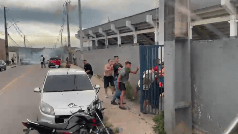 VÍDEO: Torcedores de Amazonas e Manaus brigam após duelo da Série C