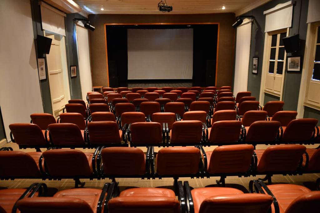 Justiça define faixa etária e horário de exibição de novos filmes no Brasil