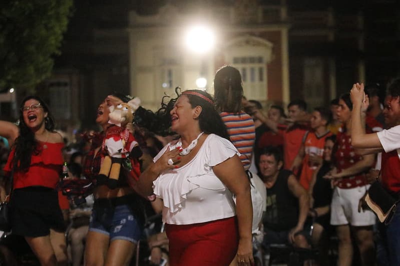 Transmissão da última noite do 56º Festival de Parintins encanta torcedores, no Largo São Sebastião