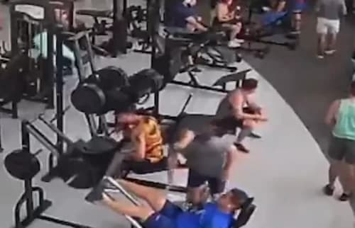 Homem atingido por aparelho de 150 kg em academia volta a sentir as pernas