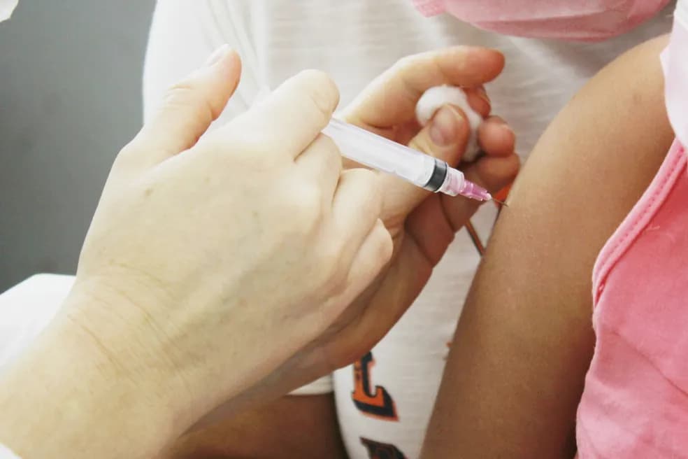 Crianças e adolescentes poderão atualizar caderneta em campanha nacional de multivacinação