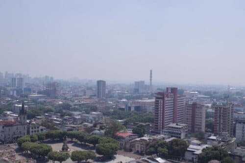 Prefeitura divulga ações preventivas no combate às queimadas e adia Maratona de Manaus