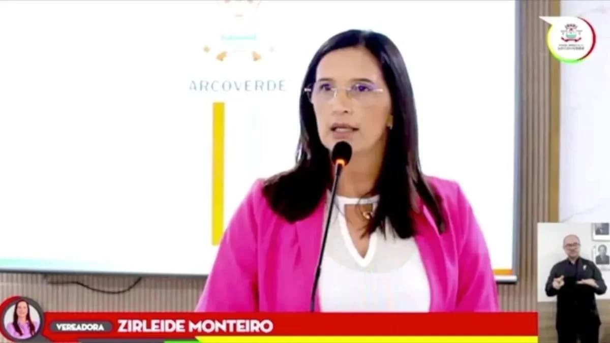 VÍDEO: Vereadora em PE chama filho autista de uma mãe de &#8220;castigo de Deus&#8221;
