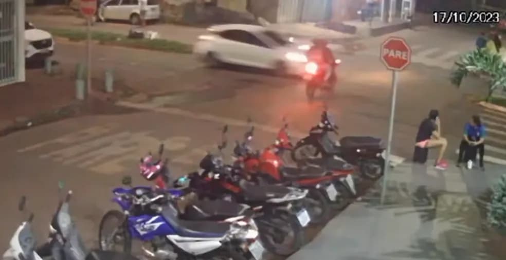 VÍDEO: Câmera flagra acidente com carro em cruzamento no Norte do Tocantins