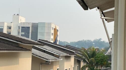 Fumaça encobre Manaus pelo quinto dia consecutivo e compromete o ar