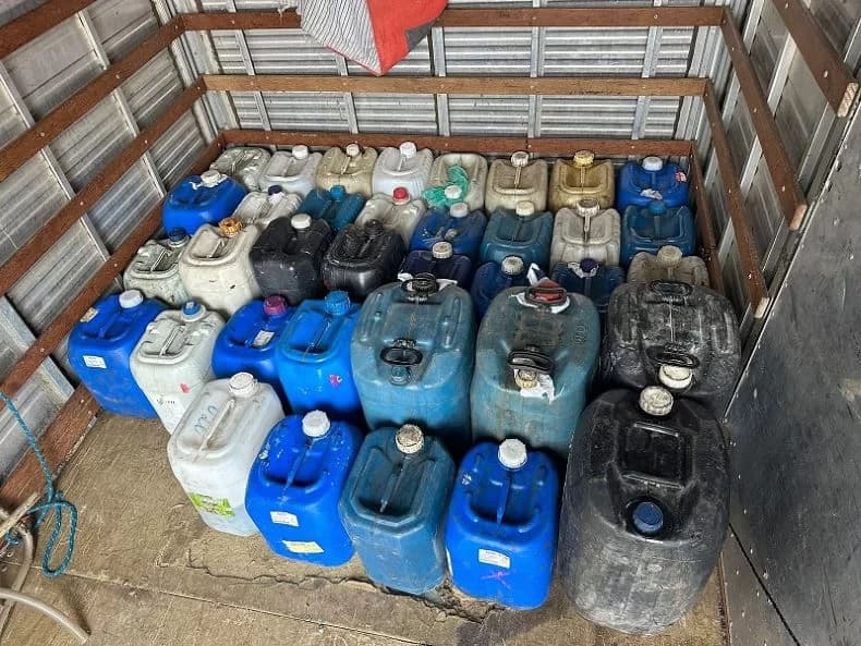 Em São Vicente, homem é preso em fábrica de “gasolina caseira”