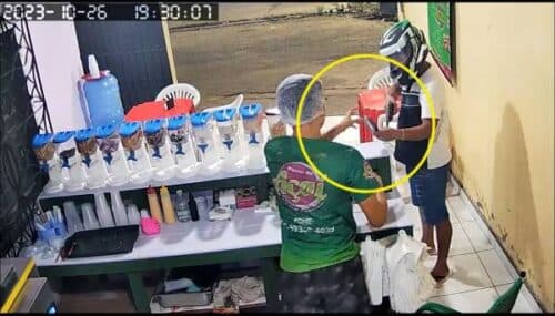 VÍDEO: Em Manaus, assaltante devolve celular ao perceber que aparelho era velho