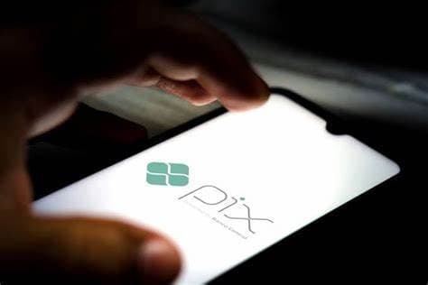 Golpe desvia Pix em compras online por computador