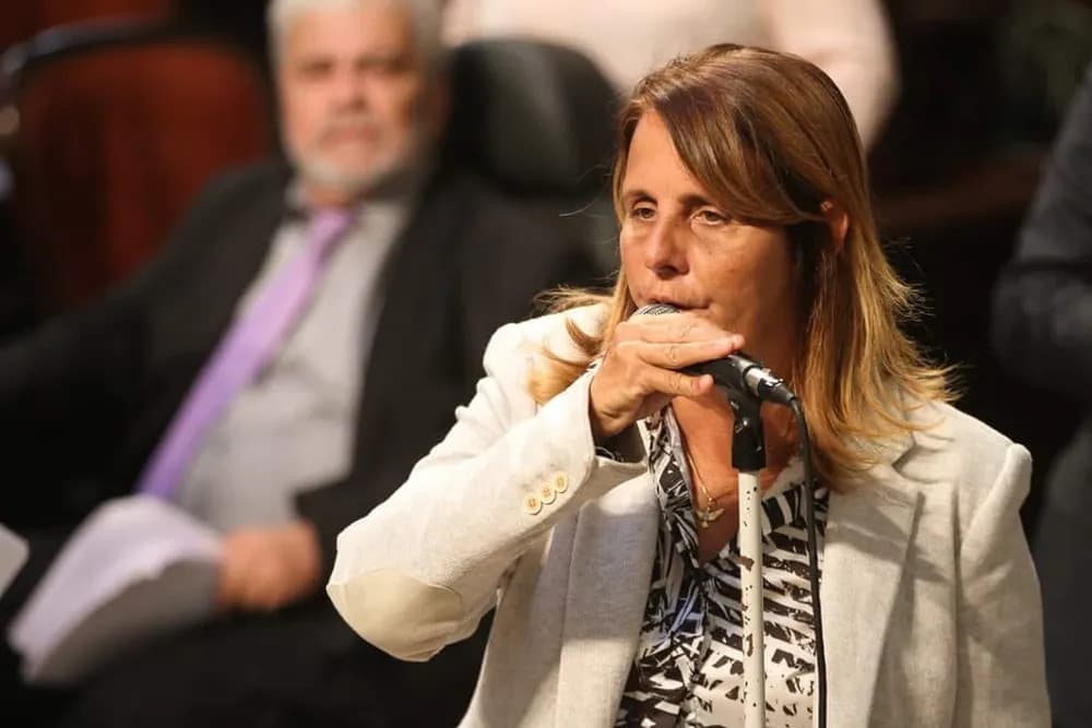 Deputada Lucinha é afastada do cargo por suspeita de ser o &#8216;braço político&#8217; de milícia, no RJ