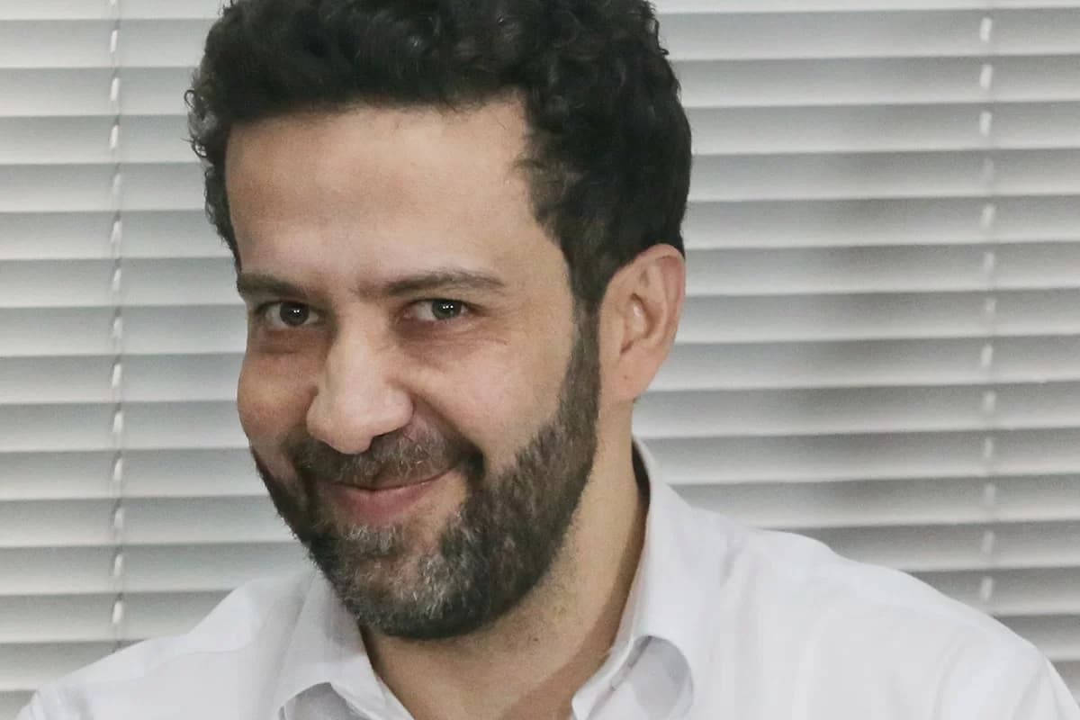 Janones diz que avisou sobre prisão de Zambelli e faz nova previsão: &#8220;Bolsonaro, você vai ser preso&#8221;