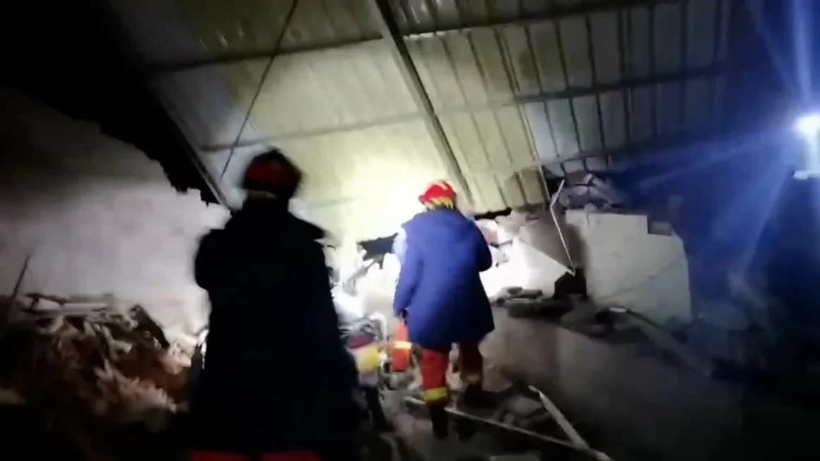 Terremoto no Noroeste da China mata 111 pessoas